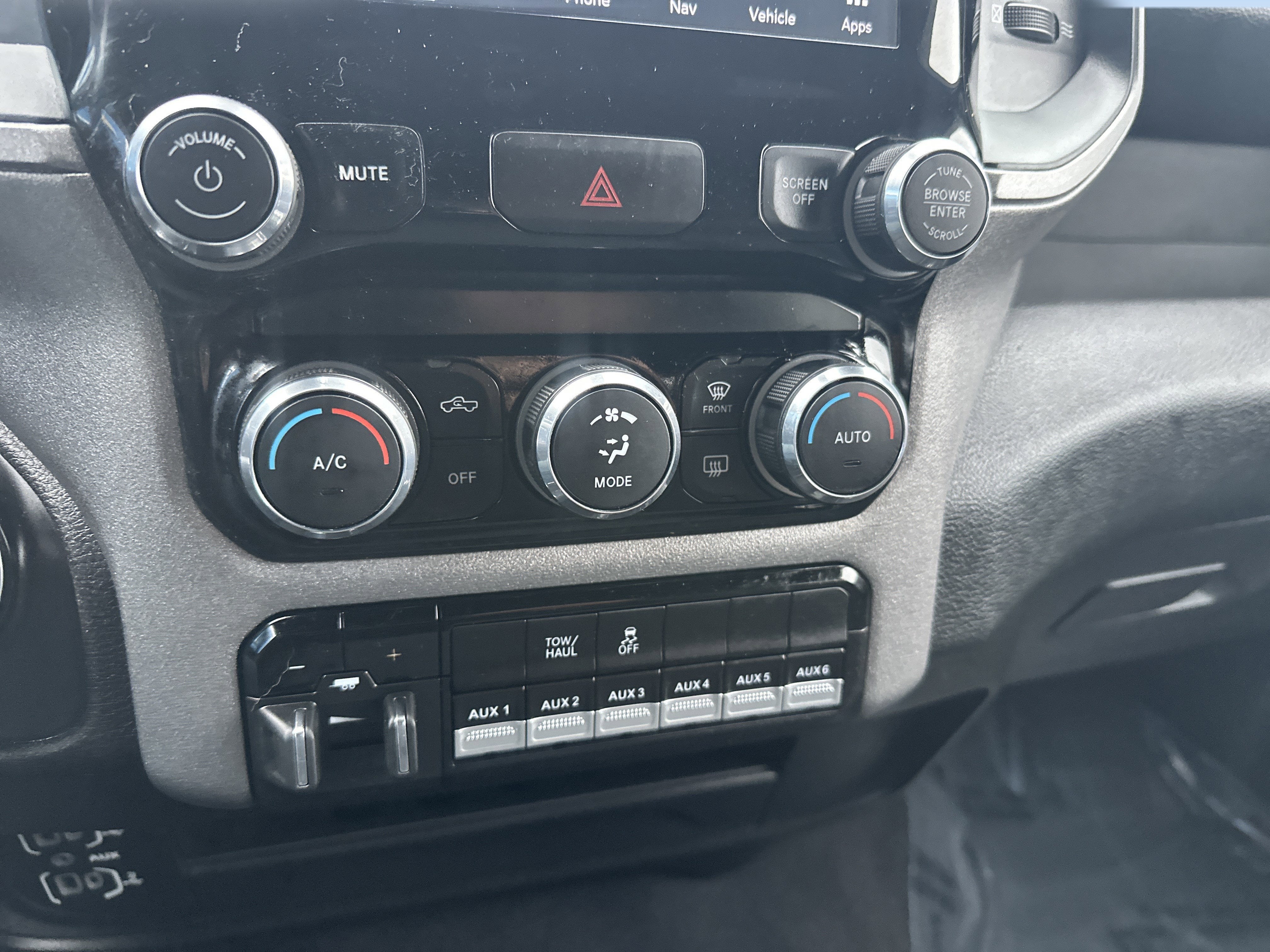 2024 RAM 2500 Tradesman Crew Cab 4x4 6'4" Box