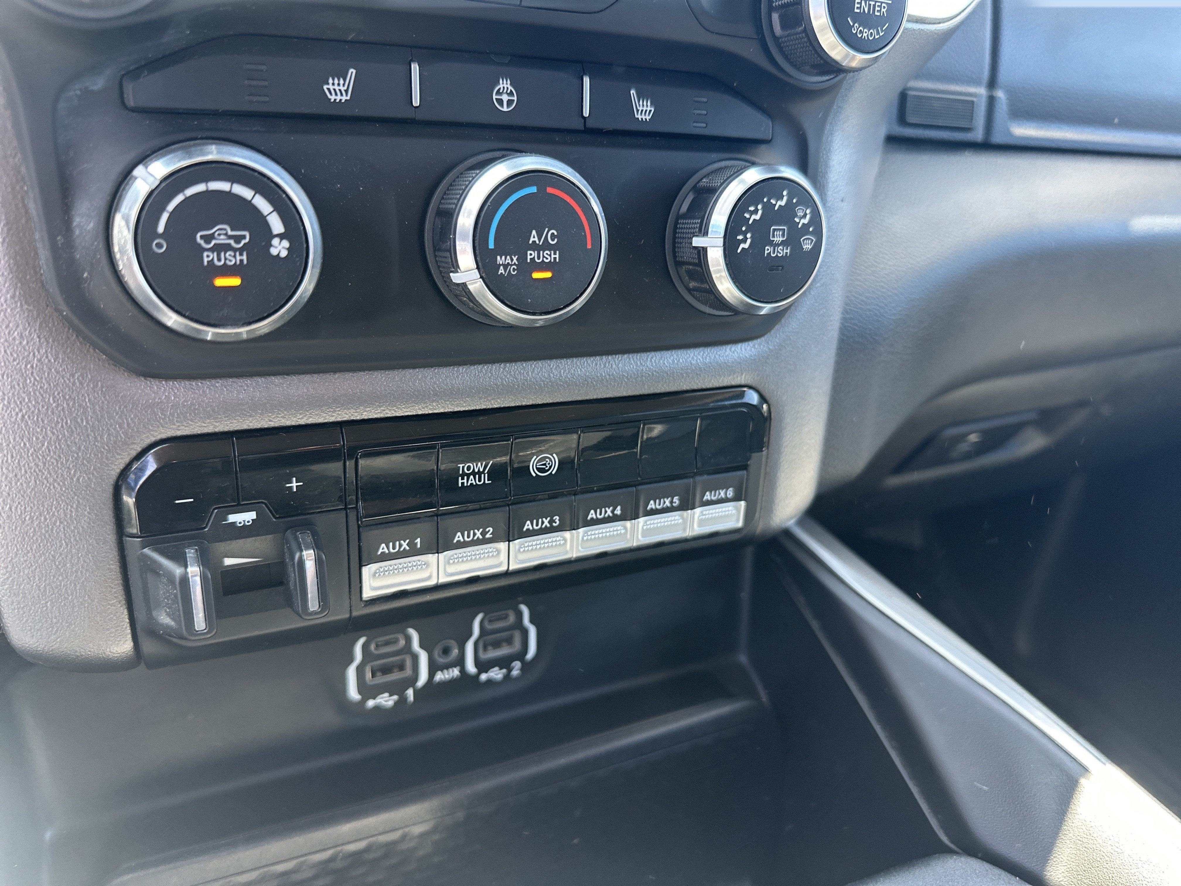 2019 RAM 2500 Big Horn Crew Cab 4x4 6'4" Box