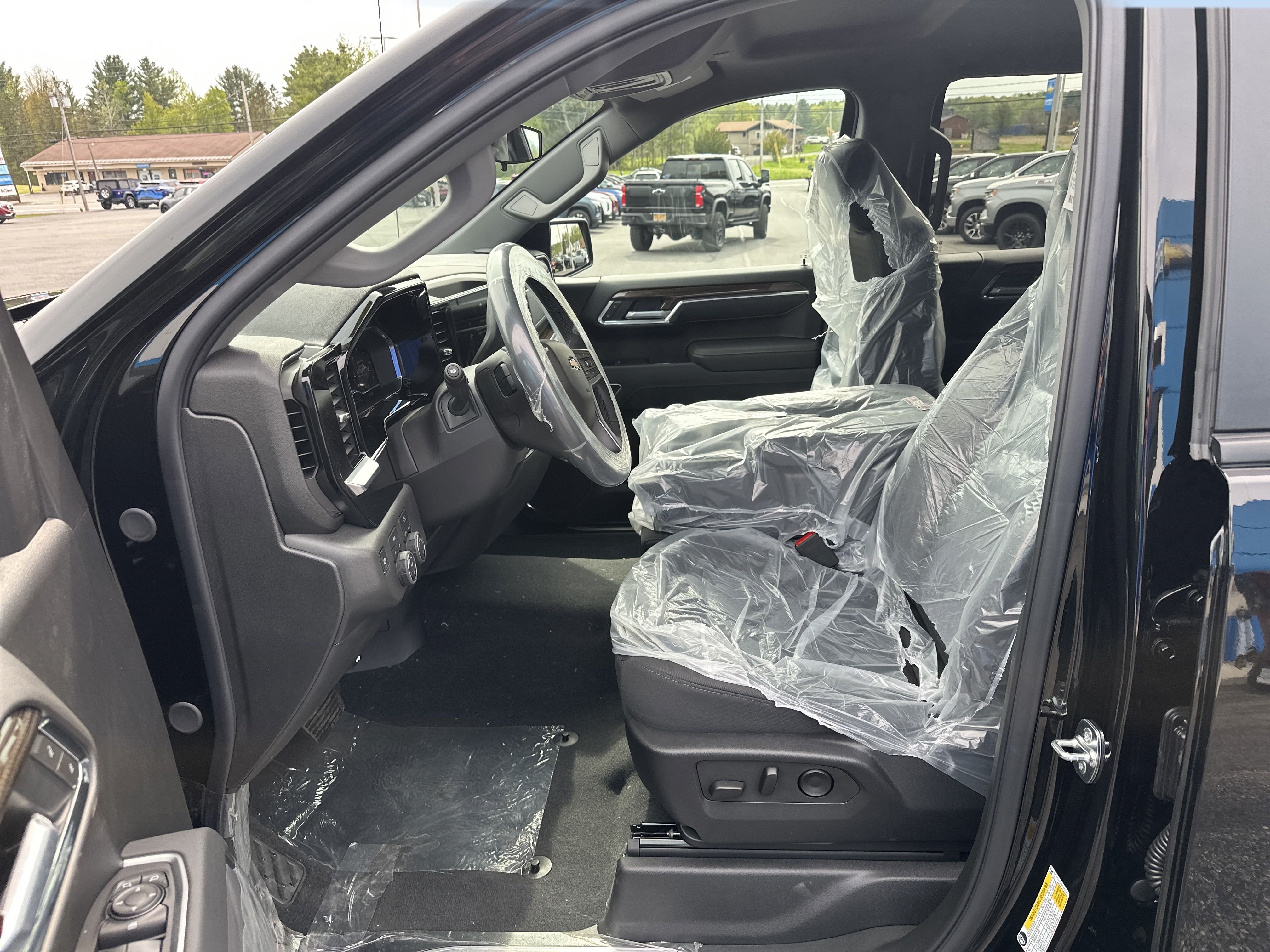 2025 Chevrolet Silverado 1500 LT (2FL)