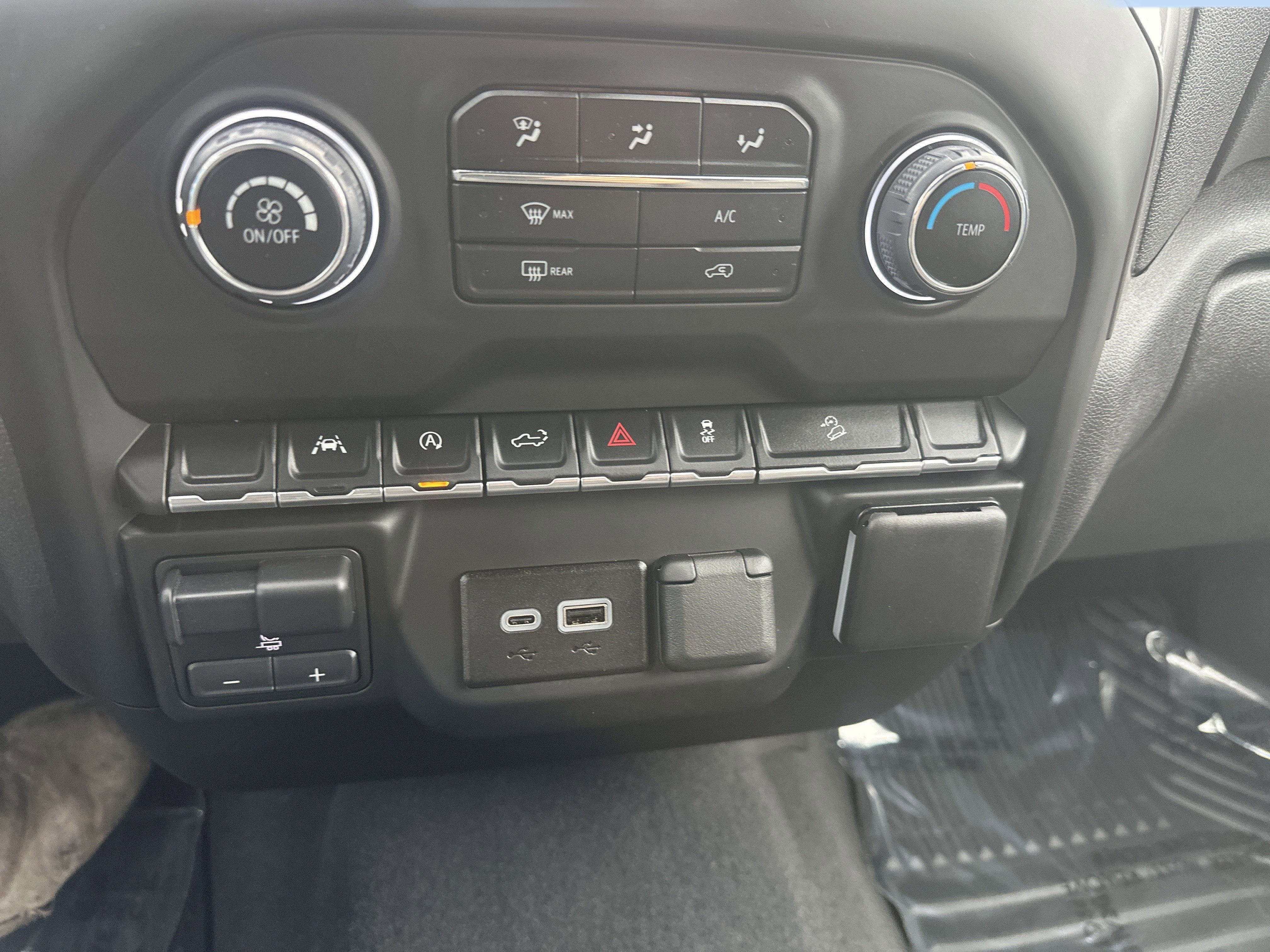 2023 Chevrolet Silverado 1500 Custom Trail Boss