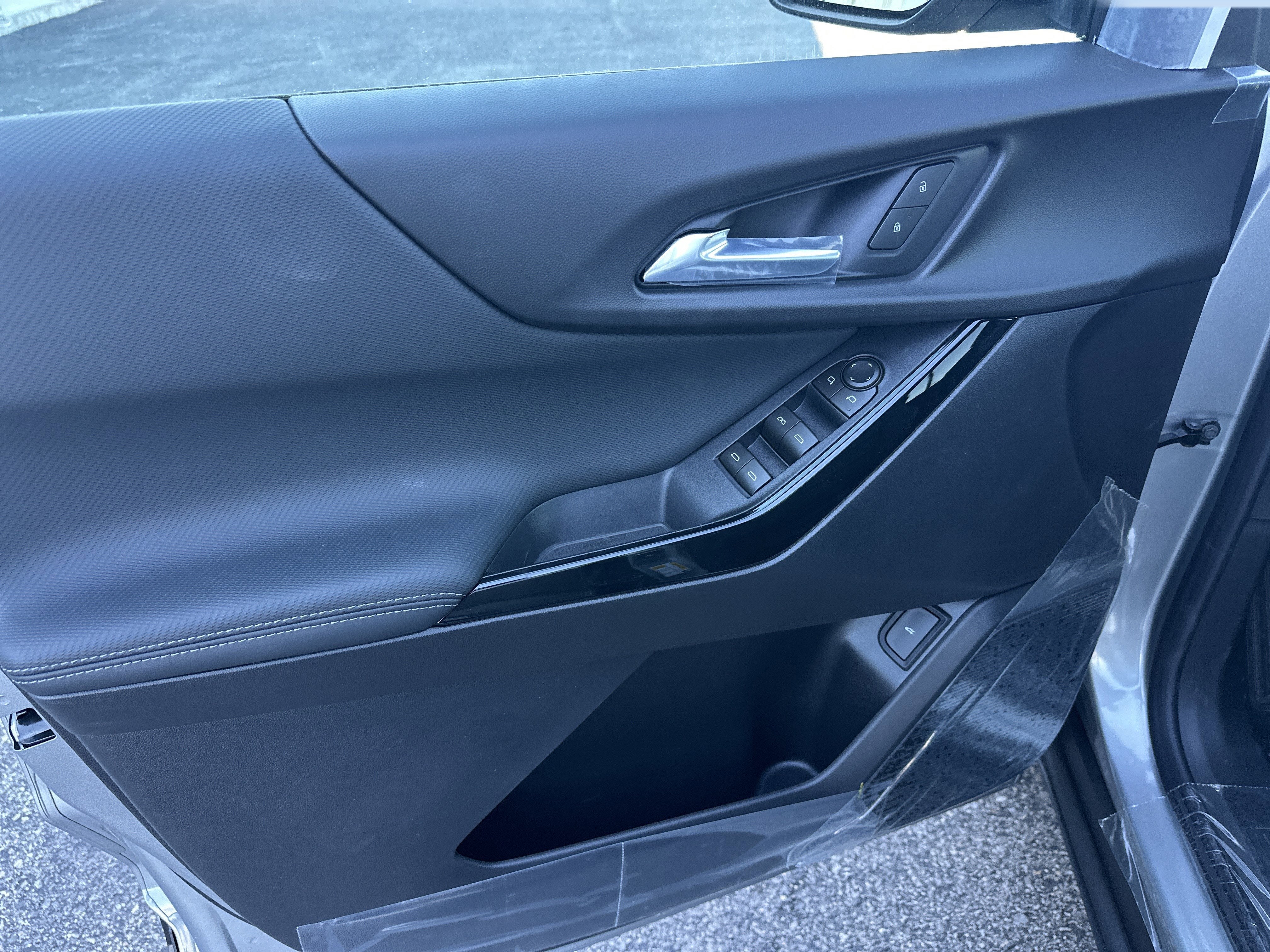 2026 Chevrolet Equinox LT - Photo 8