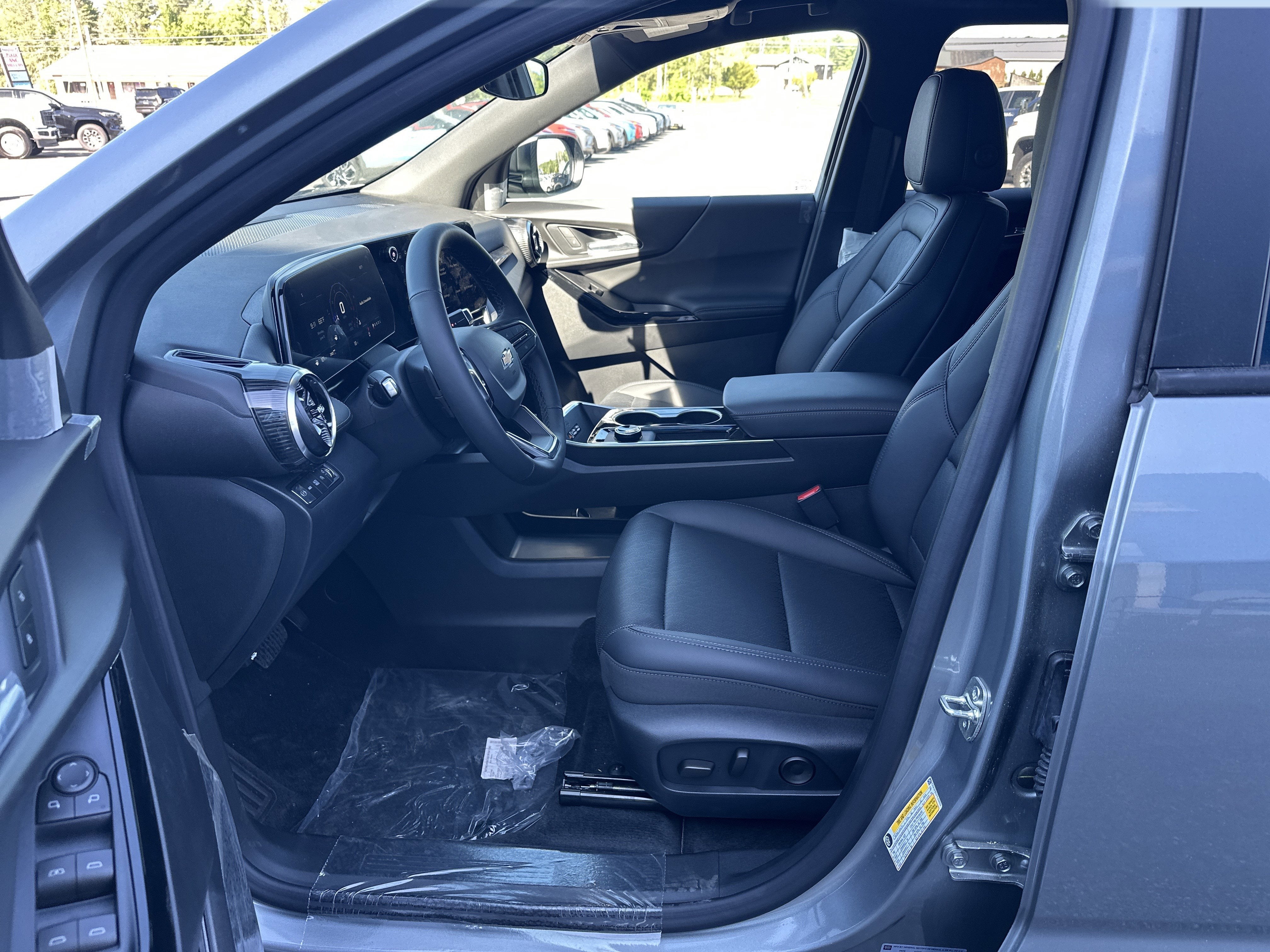 2026 Chevrolet Equinox LT - Photo 9