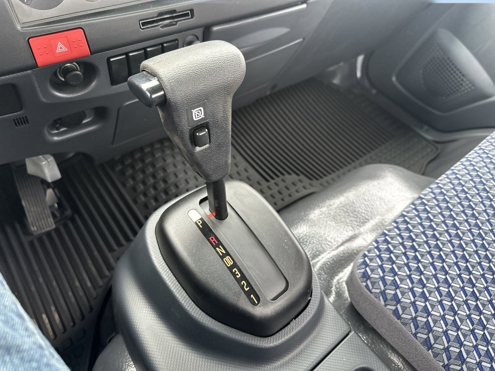 2025 Chevrolet Low Cab Forward 5500 HG NA